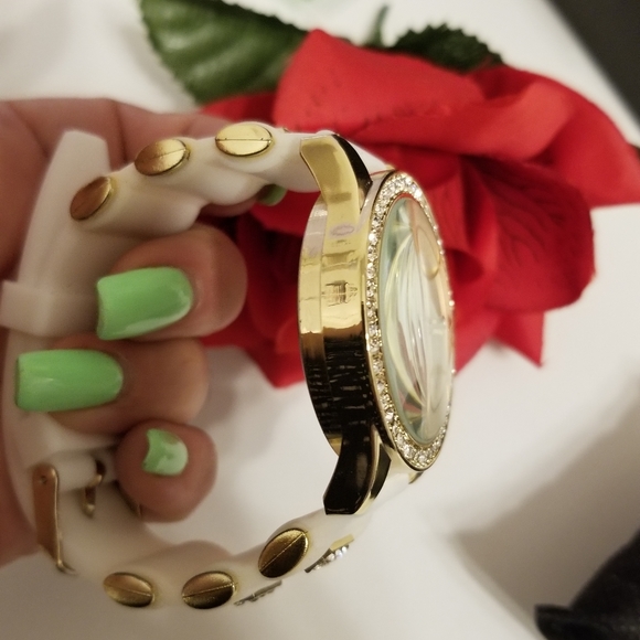 Luxury White Stainless Steel Bling Watch with Rhinestone NWT - Picture 7 of 9